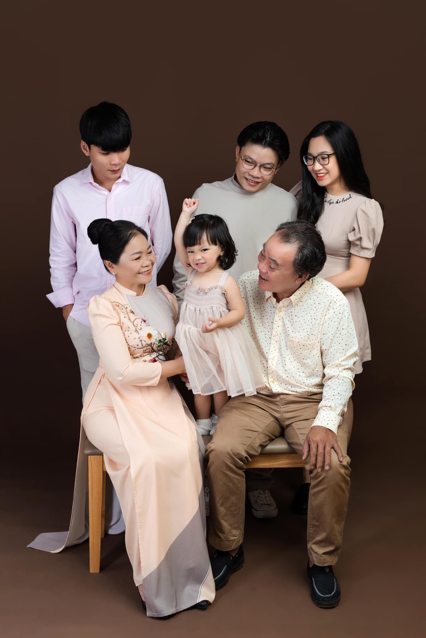 Nghệ sĩ hài Phương Bình: Mua nhà trả góp sau 23 năm ở trọ và bi kịch con suýt bị mù - Ảnh 4.