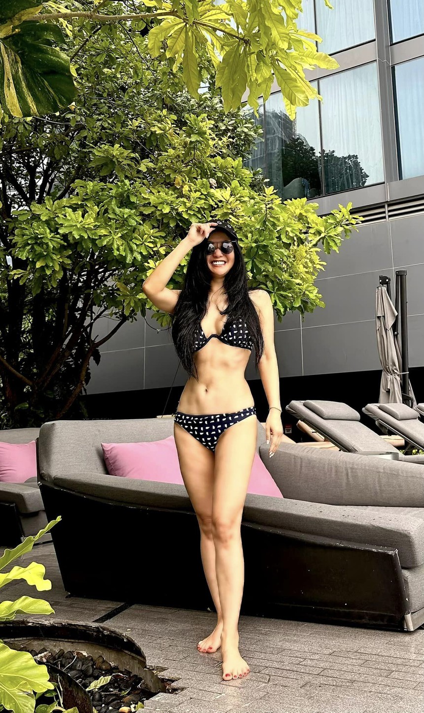 Diva Hồng Nhung tuổi 53: Liên tục khoe bụng 6 múi săn chắc, da căng bóng trẻ đẹp - Ảnh 4. Diva Hồng Nhung tuổi 53: Liên tục khoe bụng 6 múi săn chắc, da căng bóng trẻ đẹp - Ảnh 4.