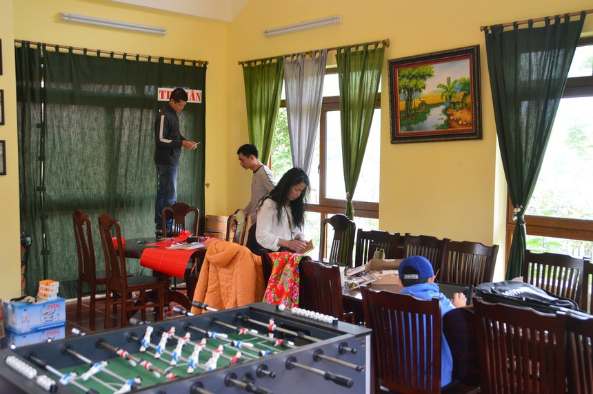 Đám cưới bí mật mang tên “45 năm chung 1 chiến hào”: Câu chuyện tình yêu chạm đến trái tim về những ngày của mẹ - Ảnh 3. Đám cưới bí mật mang tên “45 năm chung 1 chiến hào”: Câu chuyện tình yêu chạm đến trái tim về những ngày của mẹ - Ảnh 3.