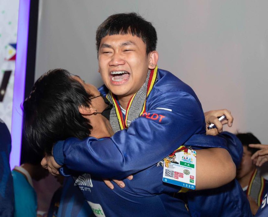 Tuyển thủ Esports Đông Timor trao 'kỷ vật' cho đối thủ, phản ứng của người nhận gây chú ý   - Ảnh 3.