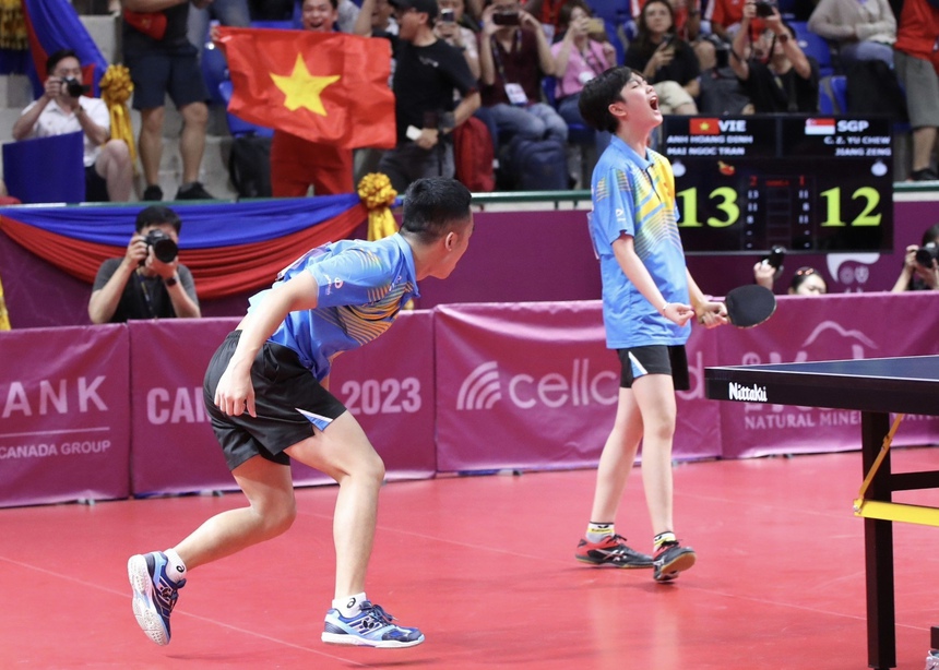 Bóng bàn Việt Nam viết tiếp lịch sử, hạnh phúc vỡ oà sau 24 năm chờ đợi cho tấm HCV SEA Games  - Ảnh 3.