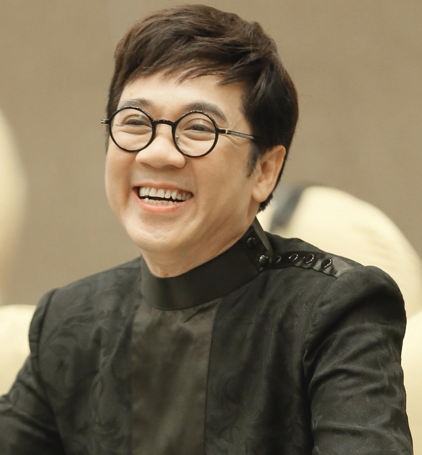 Thành Lộc chính thức rời Idecaf sau 26 năm, nghẹn ngào khoảnh khắc NSƯT Hữu Châu ôm chào tạm biệt - Ảnh 5.