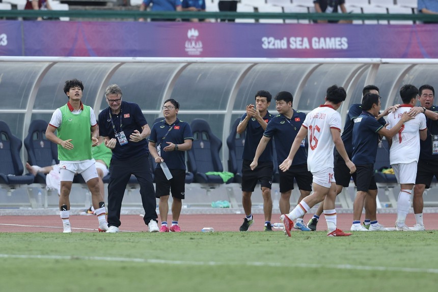 Lý tưởng và thực tại - Ảnh 1.