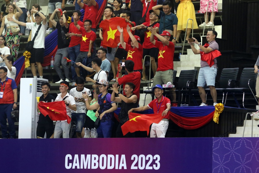 Thua Việt Nam ở bán kết SEA Games, tuyển Indonesia khóc nước nở, chìm trong nước mắt - Ảnh 9. Thua Việt Nam ở bán kết SEA Games, tuyển Indonesia khóc nước nở, chìm trong nước mắt - Ảnh 9.