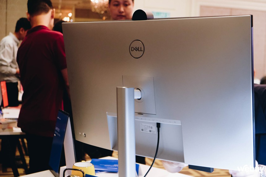 Cận cảnh màn hình Dell UltraSharp 6K U3224KB: Nhiều trang bị đến Apple cũng phải "chào thua” mà giá chỉ bằng 1/2 - Ảnh 3.