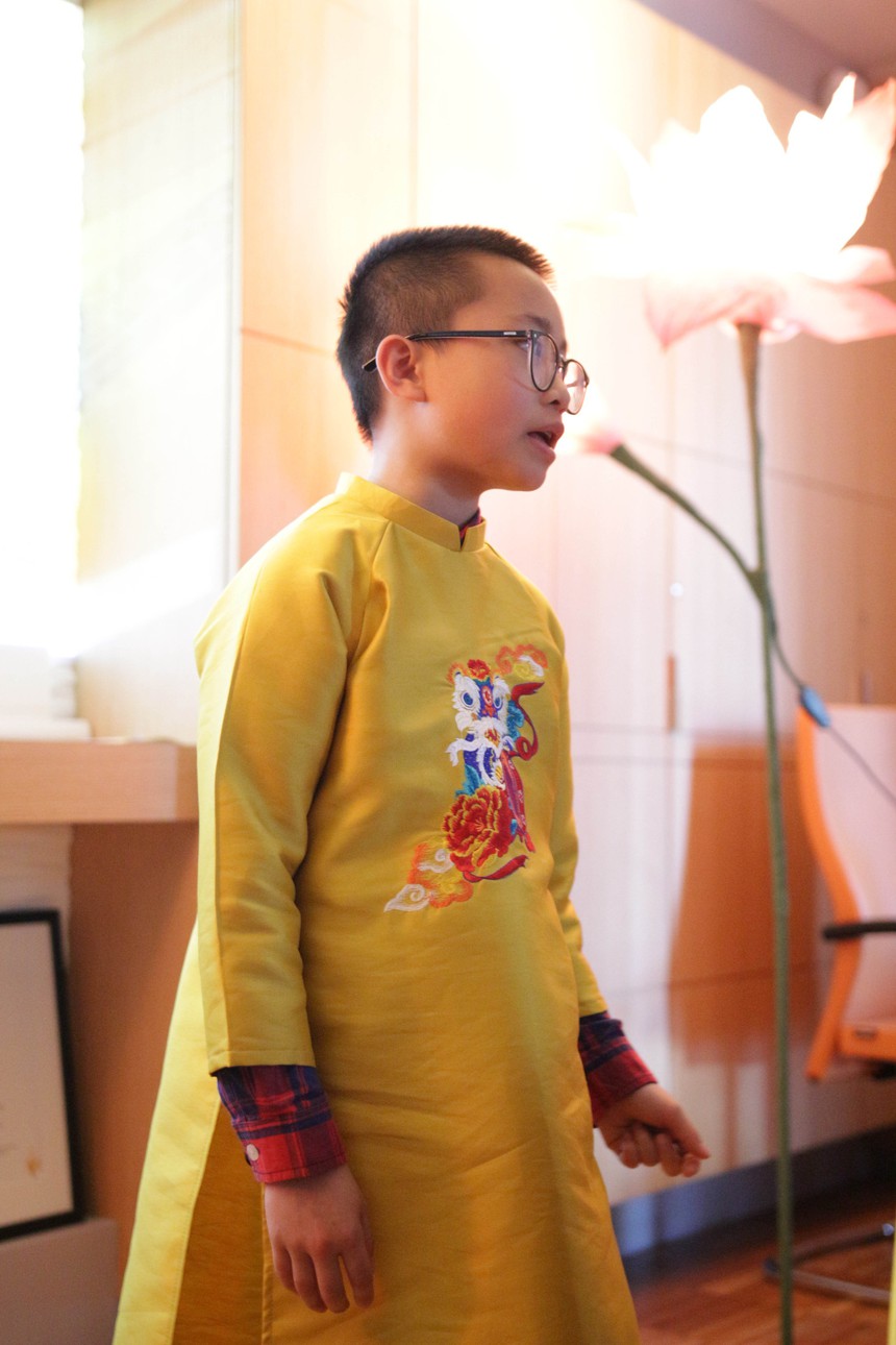 'Nghe Áo dài kể chuyện' trên đất Pháp - Ảnh 4.