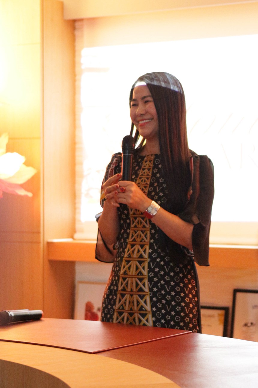 'Nghe Áo dài kể chuyện' trên đất Pháp - Ảnh 3.