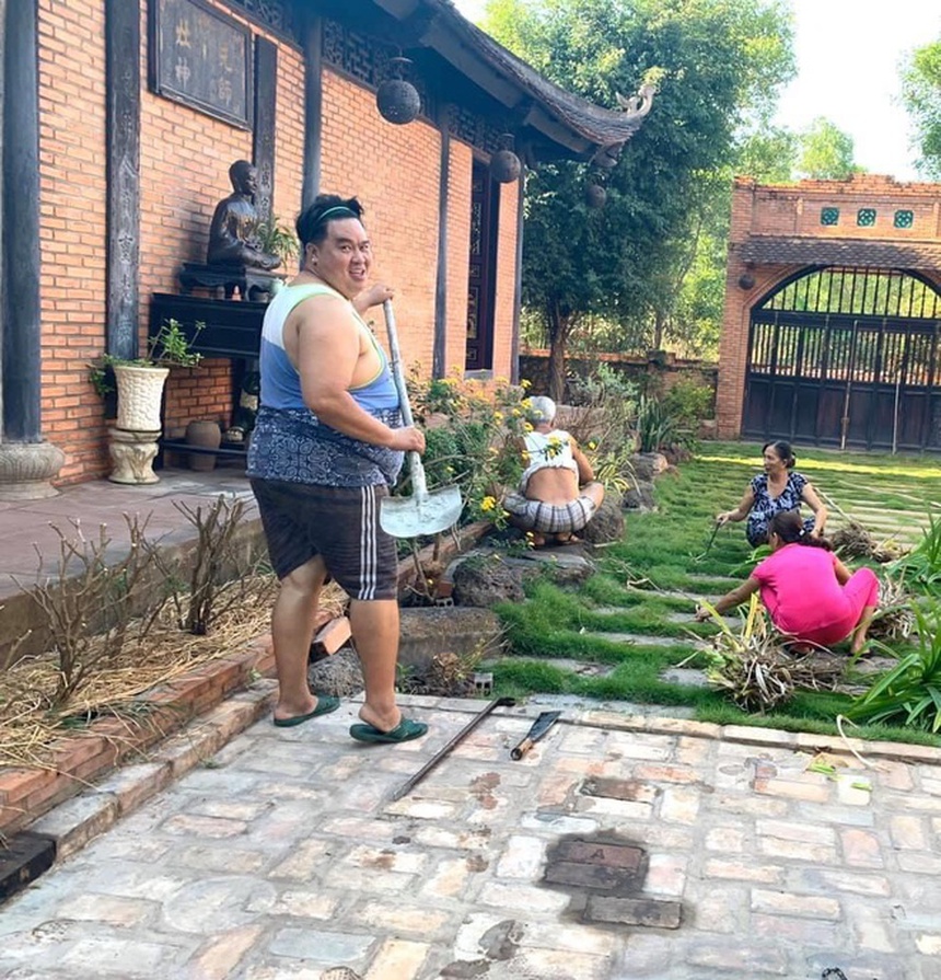 Sao Vbiz 'bỏ phố về vườn' xây biệt phủ 1.600m2, hoành tráng đến cỡ nào mà nhiều đại gia hỏi mua lại? - Ảnh 9. Sao Vbiz 'bỏ phố về vườn' xây biệt phủ 1.600m2, hoành tráng đến cỡ nào mà nhiều đại gia hỏi mua lại? - Ảnh 9.