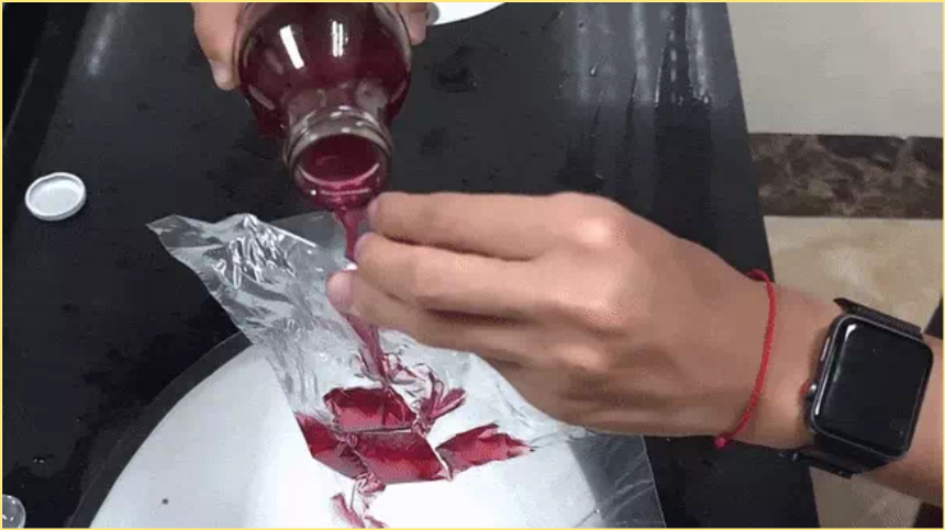 Trời nóng review 2 sản phẩm làm đá kỳ quặc trên chợ mạng: Có món dùng một lần bỏ luôn - Ảnh 2.