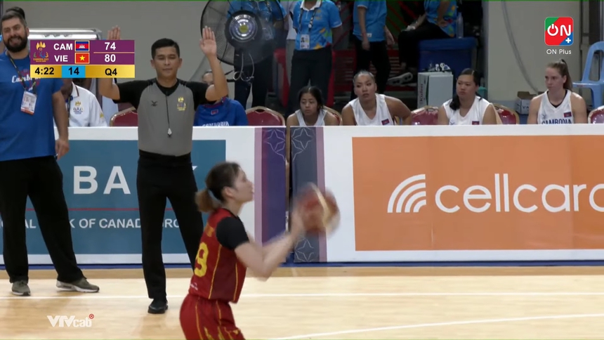 Không phải chị em họ Trương, đây mới là hot girl bóng rổ giúp Việt Nam đánh bại Campuchia - Ảnh 2. Không phải chị em họ Trương, đây mới là hot girl bóng rổ giúp Việt Nam đánh bại Campuchia - Ảnh 2.