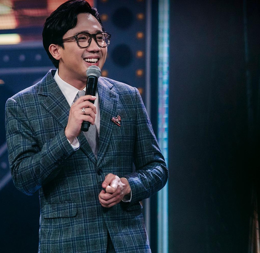 Độc quyền: Trấn Thành lần đầu lộ diện sau loạt ồn ào, visual mới toanh ở trường quay Rap Việt  - Ảnh 5.
