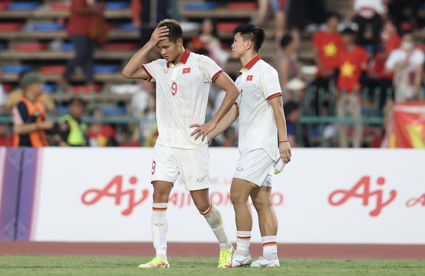 Báo Indonesia khẳng định U22 Việt Nam thua do vắng sao trẻ của HAGL, pressing không đủ tốt khi đá hơn người - Ảnh 5.