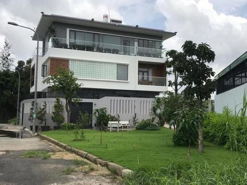 Cuộc tình kỳ lạ của sao Việt ở biệt thự khủng: Huỷ hôn rồi tái hợp, phản ứng khi chồng ngoại tình mới đáng nể - Ảnh 6. Cuộc tình kỳ lạ của sao Việt ở biệt thự khủng: Huỷ hôn rồi tái hợp, phản ứng khi chồng ngoại tình mới đáng nể - Ảnh 6.