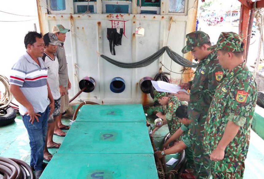 Cà Mau: Tịch thu gần 20 ngàn lít dầu DO không rõ nguồn gốc - Ảnh 1. Cà Mau: Tịch thu gần 20 ngàn lít dầu DO không rõ nguồn gốc - Ảnh 1.