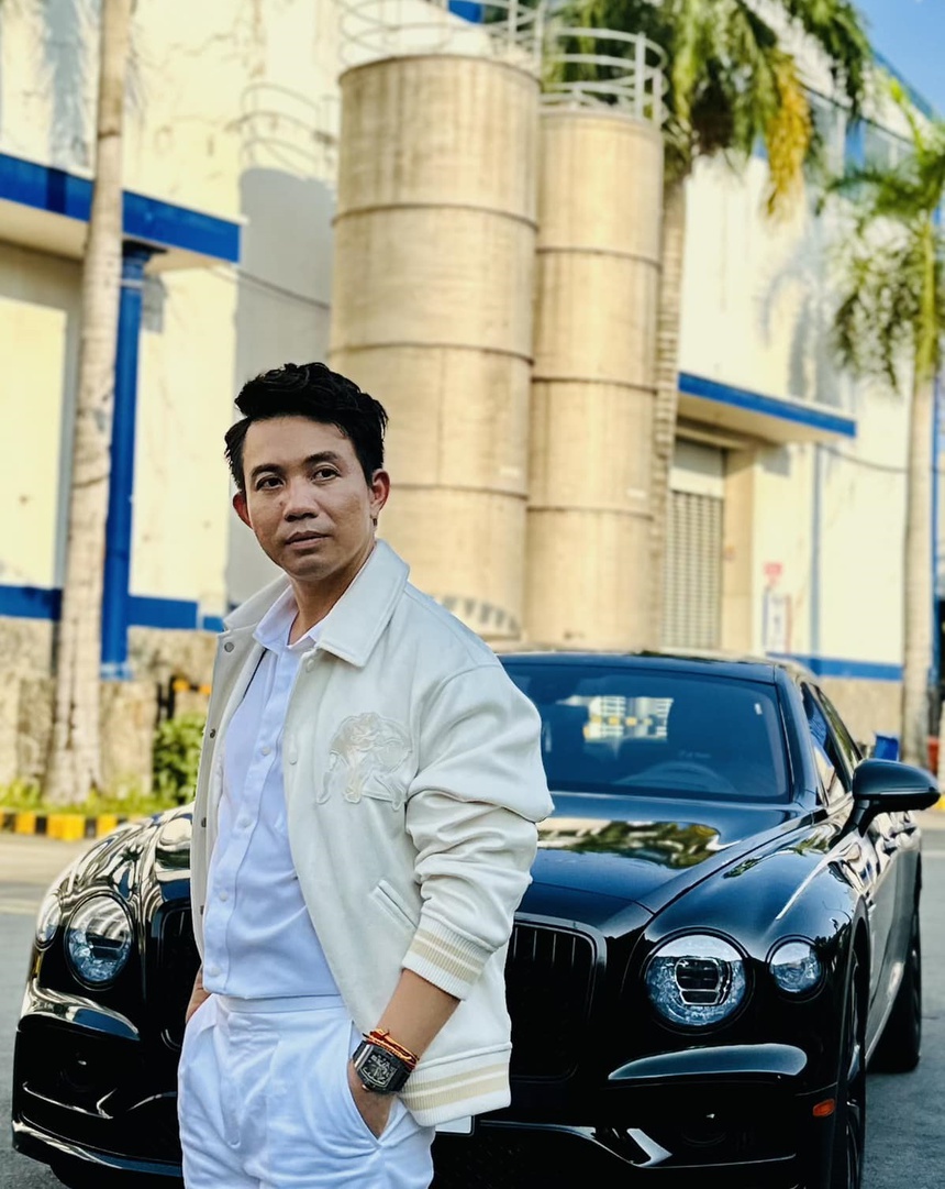 Vợ chồng Minh Nhựa thay đổi trái ngược sau 10 năm, ghen tị nhất là nhan sắc “lão hóa ngược” của vợ đại gia - Ảnh 2. Vợ chồng Minh Nhựa thay đổi trái ngược sau 10 năm, ghen tị nhất là nhan sắc “lão hóa ngược” của vợ đại gia - Ảnh 2.