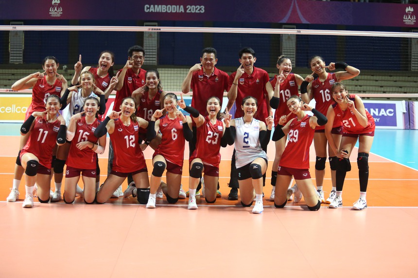 Nữ VĐV bóng chuyền Thái Lan khóc ròng sau trận chung kết SEA Games, ngỡ ngàng vì tuyển Việt Nam chơi quá tốt - Ảnh 4.