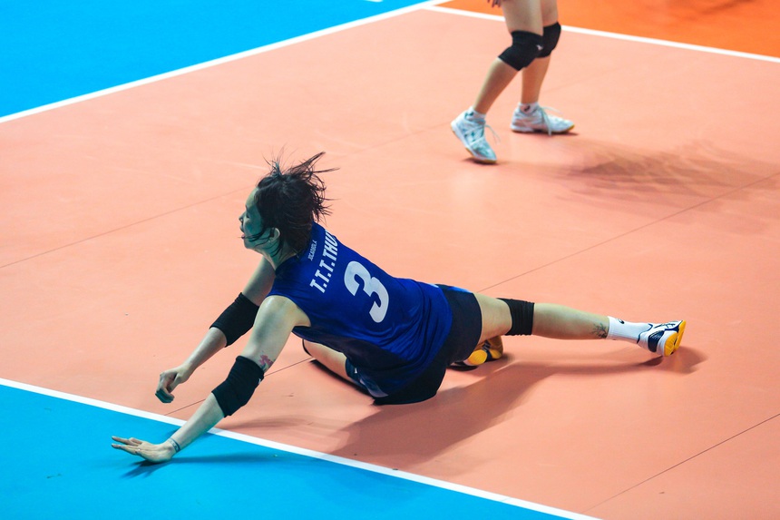Thanh Thuý thi đấu lăn xả, ghi điểm như máy, bị kiểm tra doping sau khi bóng chuyền nữ Việt Nam giành HCB - Ảnh 2.