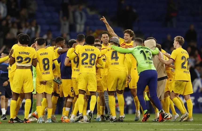 Tin nóng bóng đá sáng 15/5: MU tranh trung vệ thép với Arsenal, Barca vô địch La Liga sớm 4 vòng đấu - Ảnh 3.