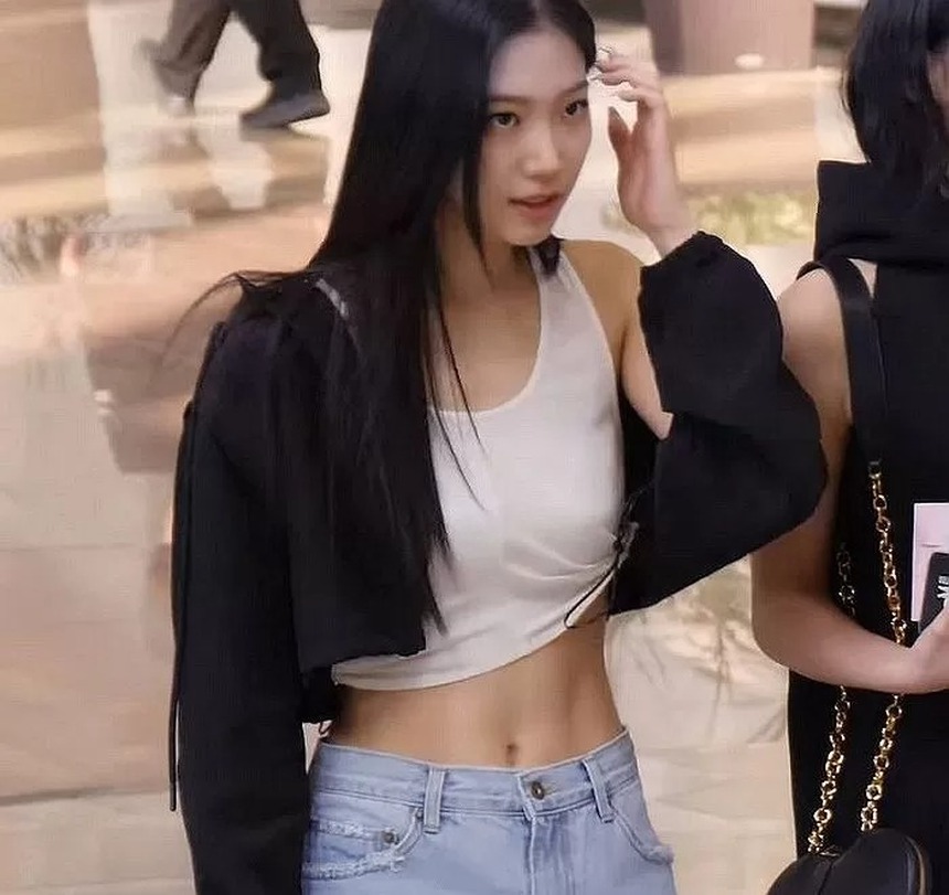 Ngỡ ngàng nữ idol sở hữu thân hình cơ bắp cuồn cuộn, đến phái mạnh cũng phải e dè - Ảnh 3. Ngỡ ngàng nữ idol sở hữu thân hình cơ bắp cuồn cuộn, đến phái mạnh cũng phải e dè - Ảnh 3.