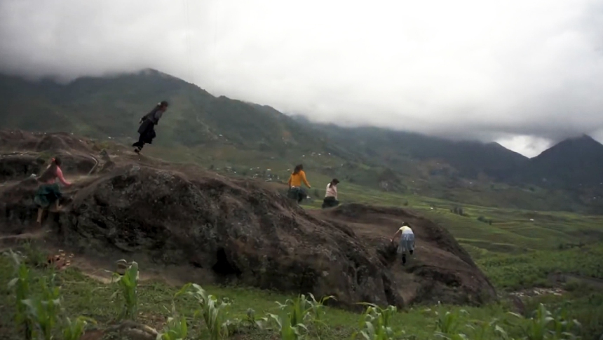 Đạo diễn Hà Lệ Diễm: Học được rất nhiều điều từ 'Những đứa trẻ trong sương' - Ảnh 4.