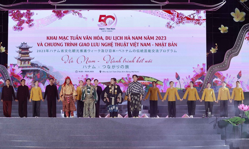 Chủ tịch Quốc hội Vương Đình Huệ trao quyết định công nhận hai bảo vật quốc gia cho tỉnh Hà Nam - Ảnh 3.