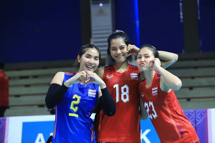 Nữ VĐV bóng chuyền Thái Lan khóc ròng sau trận chung kết SEA Games, ngỡ ngàng vì tuyển Việt Nam chơi quá tốt - Ảnh 3.