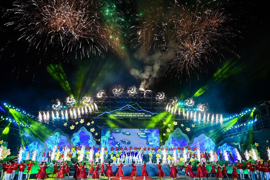 Chủ tịch Quốc hội Vương Đình Huệ trao quyết định công nhận hai bảo vật quốc gia cho tỉnh Hà Nam - Ảnh 9.