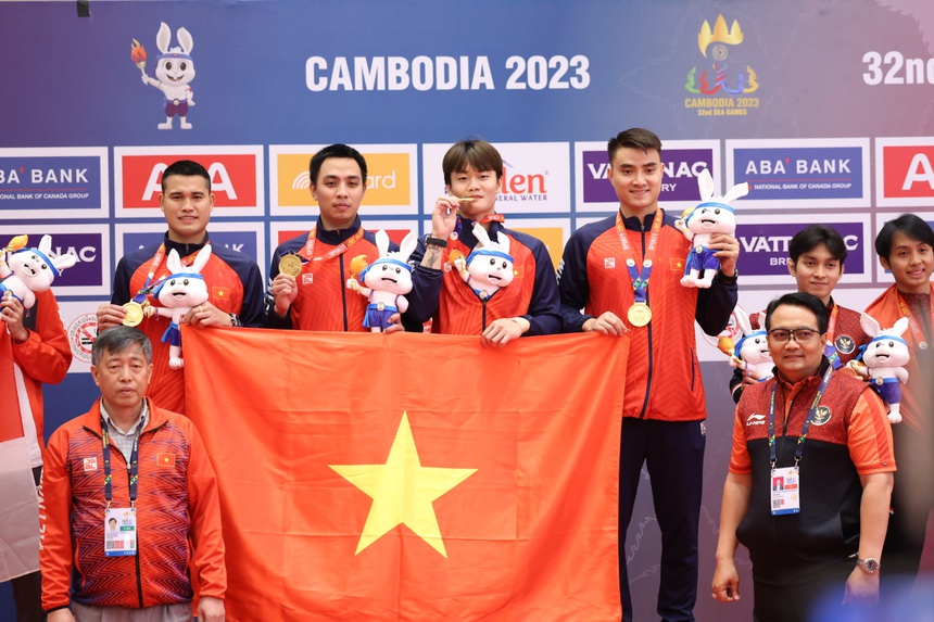Cập nhật BXH Huy chương SEA Games 32: Đón 'cơn mưa vàng', đoàn Việt Nam dập tắt hi vọng bám đuổi của Thái Lan - Ảnh 2.