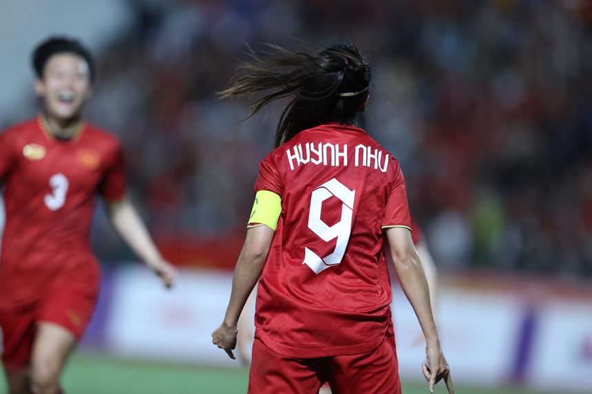 Huỳnh Như ghi bàn, Thanh Nhã lập siêu phẩm, ĐT nữ Việt Nam lập kỷ lục giành 4 HCV liên tiếp ở SEA Games - Ảnh 2. Huỳnh Như ghi bàn, Thanh Nhã lập siêu phẩm, ĐT nữ Việt Nam lập kỷ lục giành 4 HCV liên tiếp ở SEA Games - Ảnh 2.