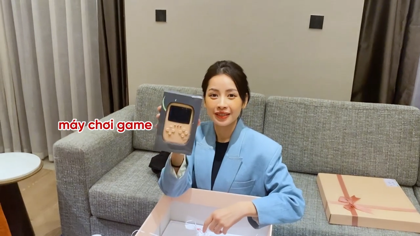 Chi Pu 'bóc quà' được Huỳnh Hiểu Minh tặng, 'nam thần' Trung Quốc chu đáo cỡ nào? - Ảnh 6.