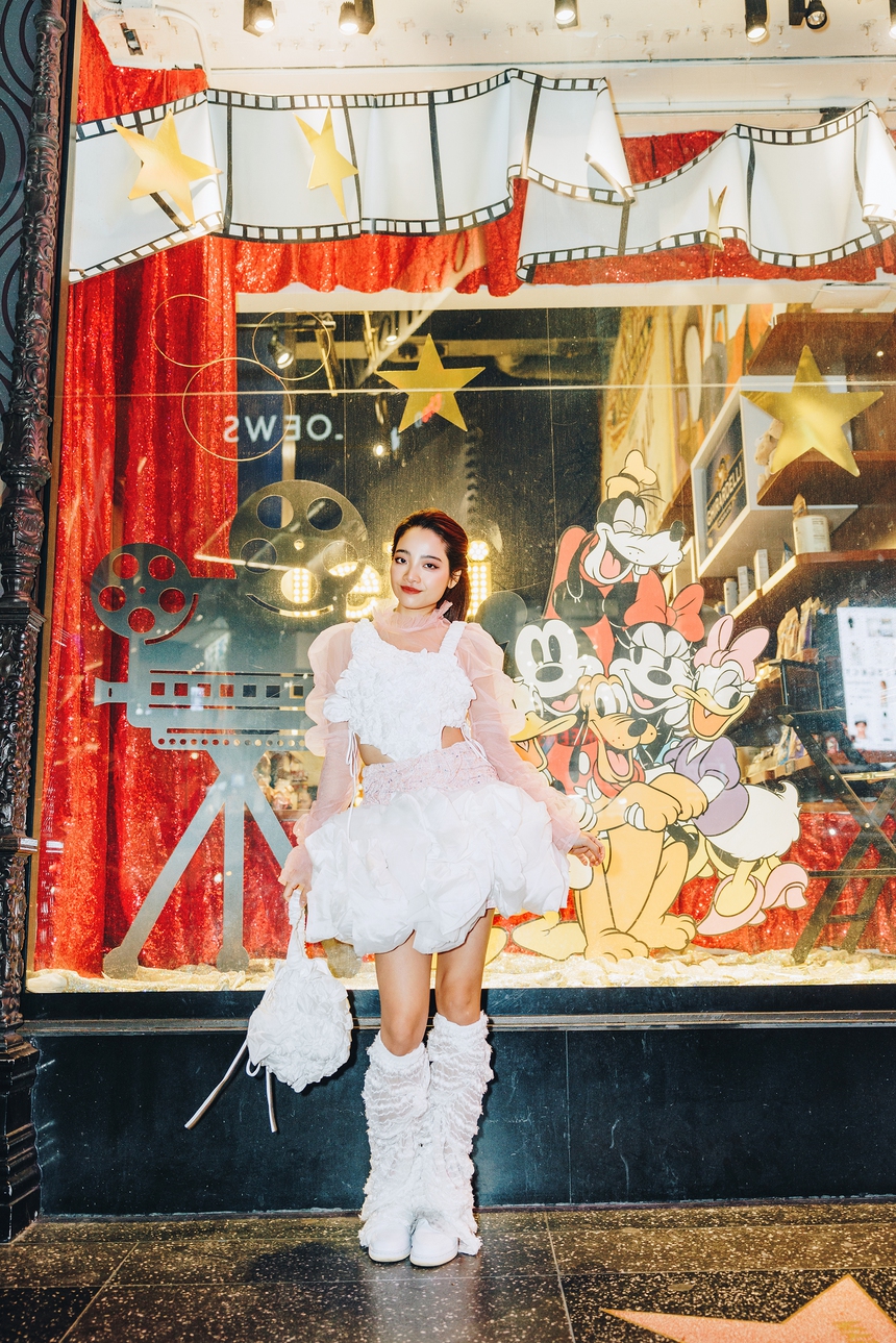 Nữ diễn viên Việt sinh năm 1994, đóng 'A Tourist's Guide To Love' đang gây sốt của Netflix là ai? - Ảnh 3.