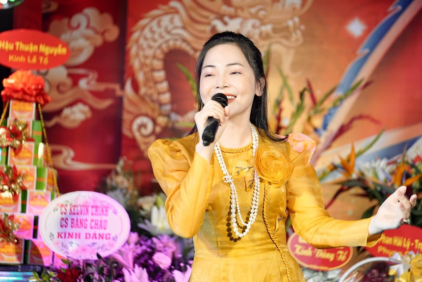 Cuộc sống mẹ đơn thân nuôi 2 con của ca sĩ Lâm Nguyệt Ánh: Có lúc yếu đuối, khóc một mình - Ảnh 1.