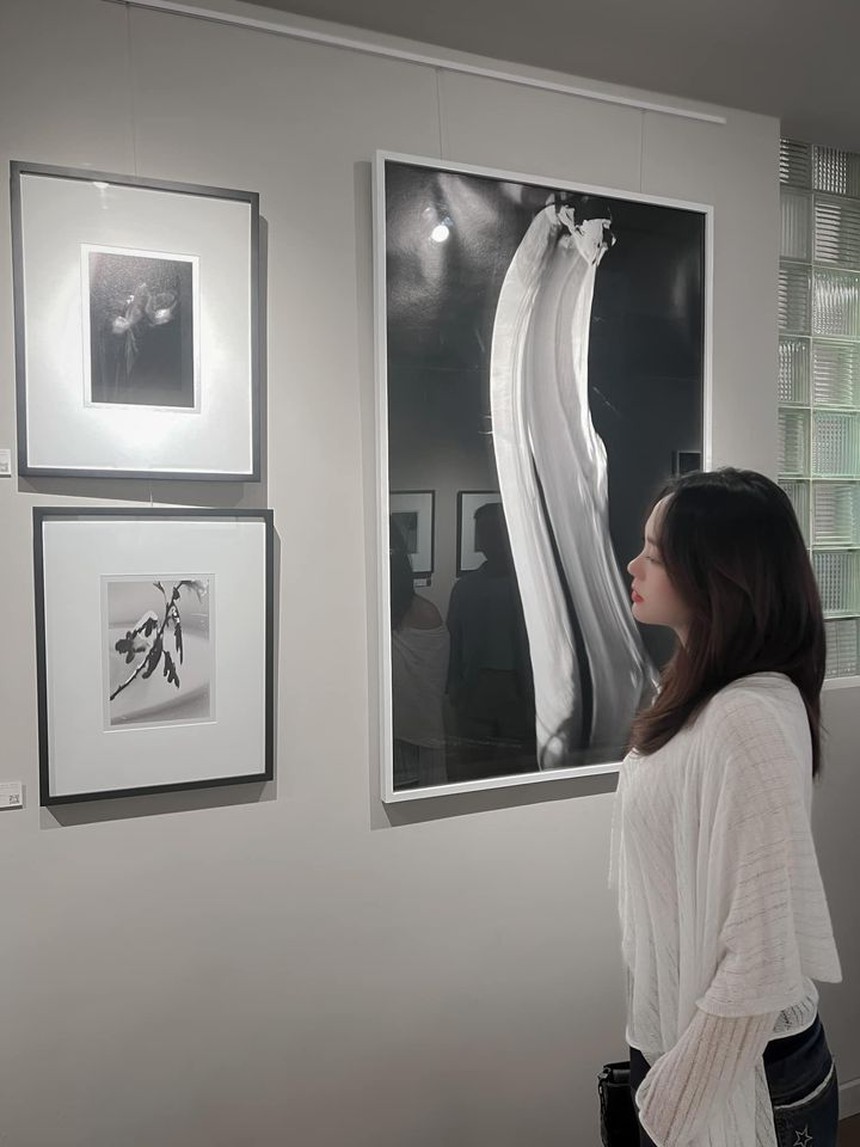 Mẹ bầu đẹp nhất nhì Vbiz gọi tên Minh Hằng: Bụng to vượt mặt nhưng visual vẫn nét căng thế này - Ảnh 3. Mẹ bầu đẹp nhất nhì Vbiz gọi tên Minh Hằng: Bụng to vượt mặt nhưng visual vẫn nét căng thế này - Ảnh 3.