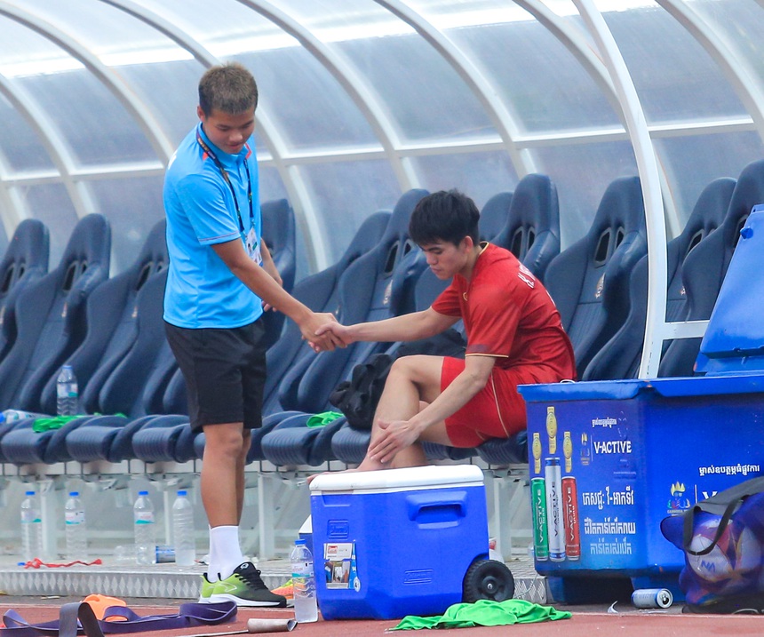 U22 Việt Nam nhận 'bão' chấn thương sau tấm huy chương đồng SEA Games 32 - Ảnh 4. U22 Việt Nam nhận 'bão' chấn thương sau tấm huy chương đồng SEA Games 32 - Ảnh 4.