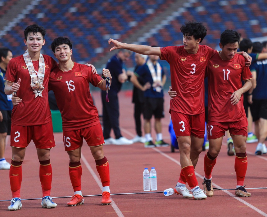U22 Việt Nam nhận 'bão' chấn thương sau tấm huy chương đồng SEA Games 32 - Ảnh 8. U22 Việt Nam nhận 'bão' chấn thương sau tấm huy chương đồng SEA Games 32 - Ảnh 8.