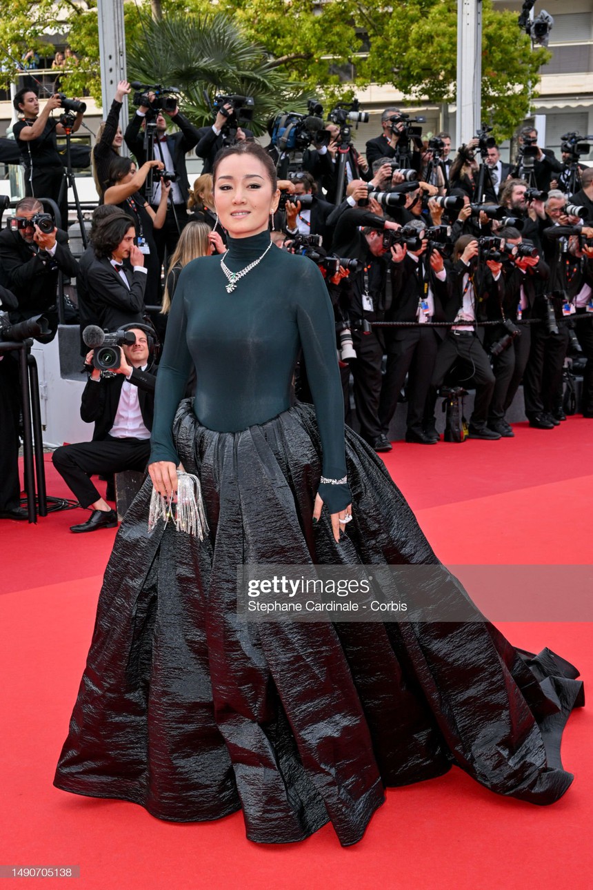 Siêu thảm đỏ LHP Cannes 2023: Phạm Băng Băng quyền lực đọ sắc cực gắt với "công chúa" Elle Fanning, Johnny Depp tái xuất ấn tượng hậu vụ ly hôn lùm xùm - Ảnh 22.