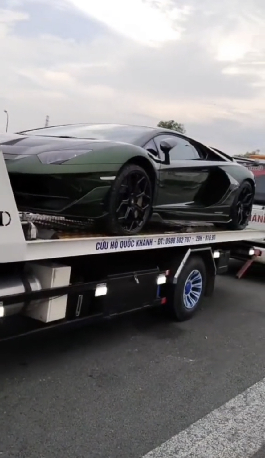 Tiktoker dùng dàn siêu xe trăm tỷ để làm xe cưới: - Ảnh 5.