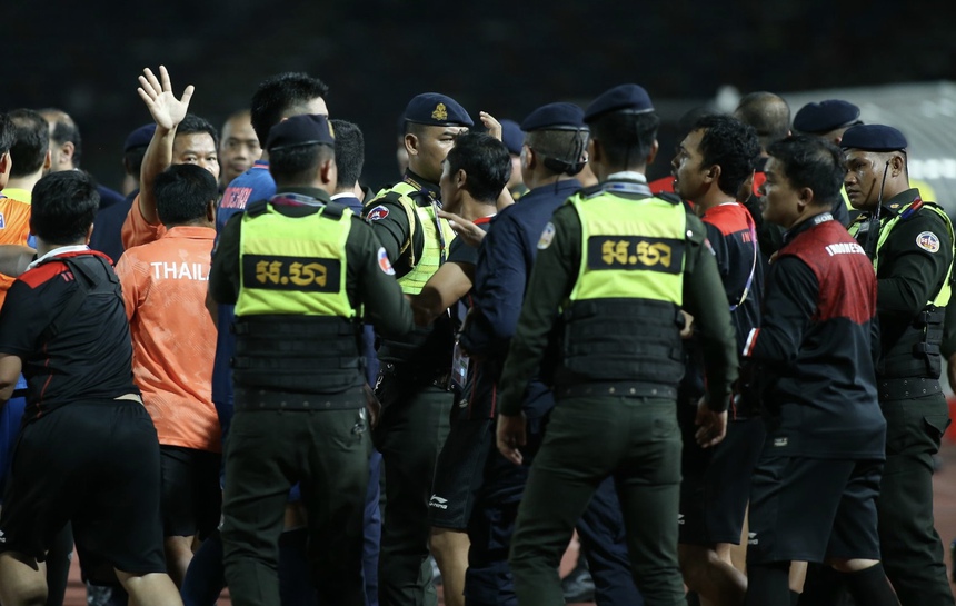 Màn hỗn chiến khó tin tại  - Ảnh 5.