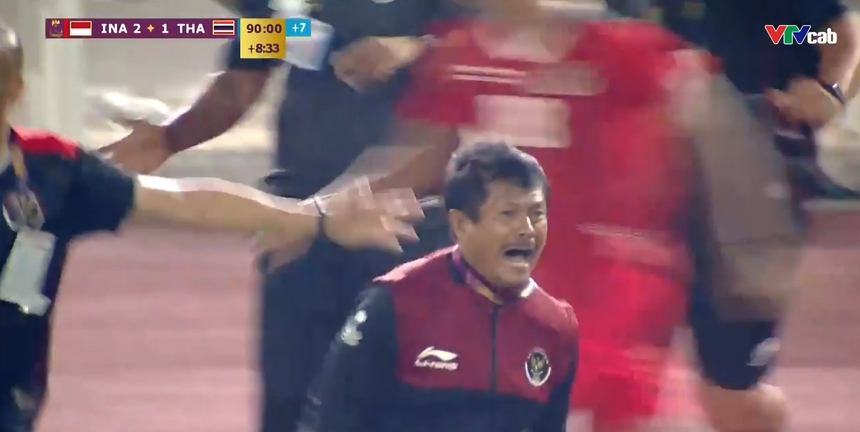 Bi hài U22 Indonesia: Khóc lóc, ăn mừng tưởng hết giờ, ai dè bị gỡ hòa giây cuối cùng - Ảnh 2.