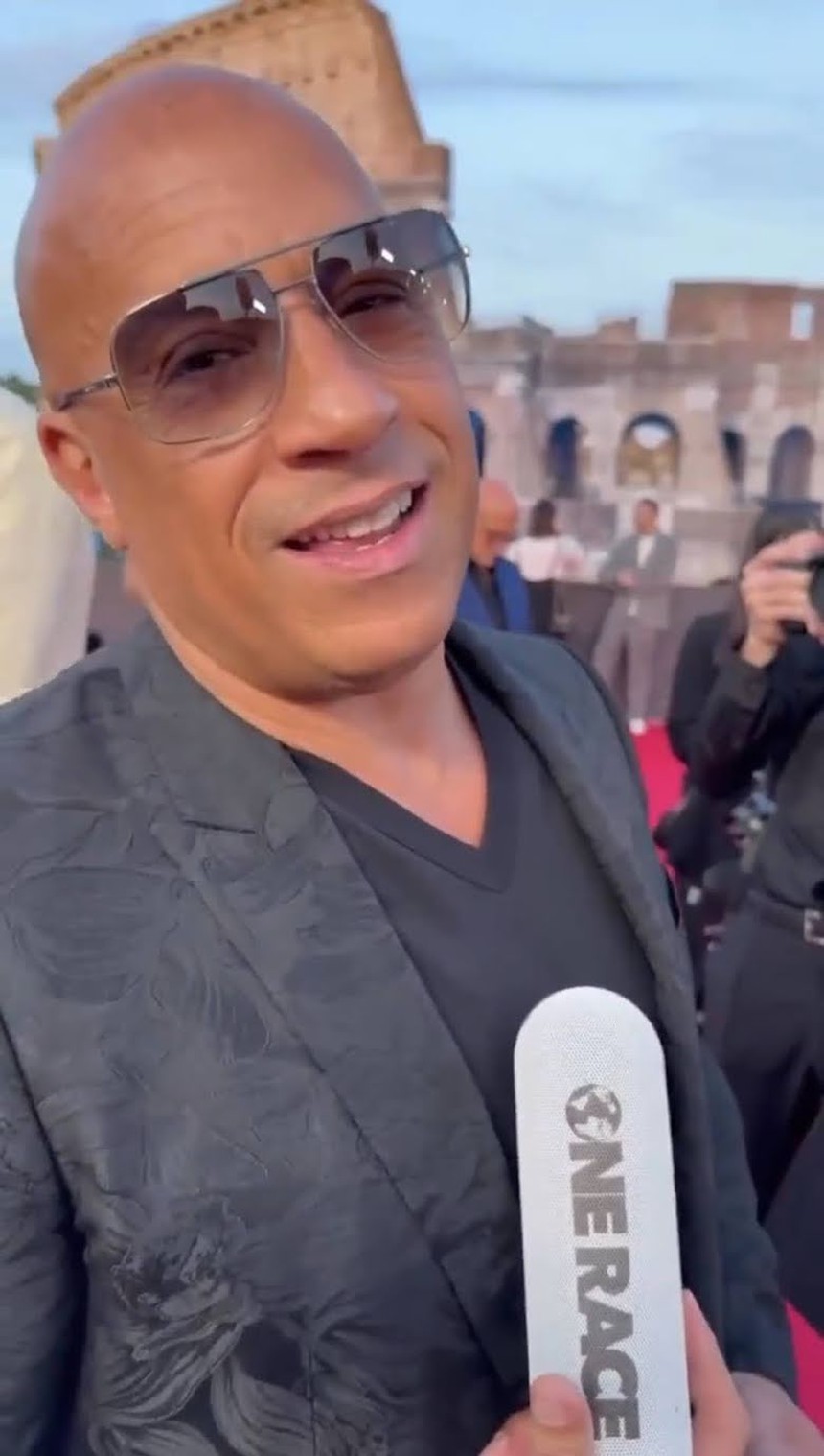 Sao phim 'Fast & Furious' Vin Diesel gây sốt vì quảng bá bài hát mới của Jimin BTS - Ảnh 2. Sao phim 'Fast & Furious' Vin Diesel gây sốt vì quảng bá bài hát mới của Jimin BTS - Ảnh 2.