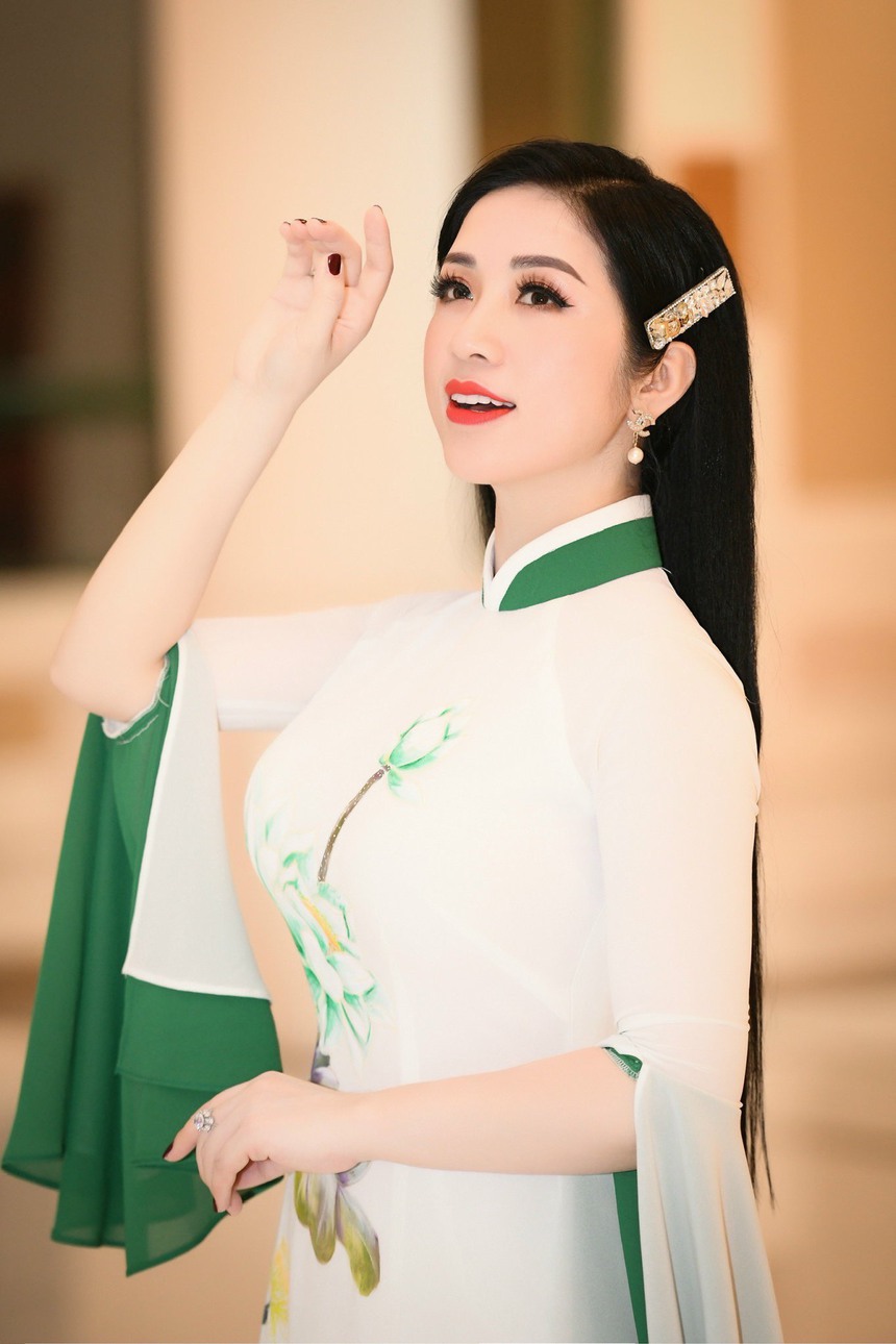 TS - nghệ sĩ Phương Nga ra mắt MV mừng sinh nhật Bác - Ảnh 3.