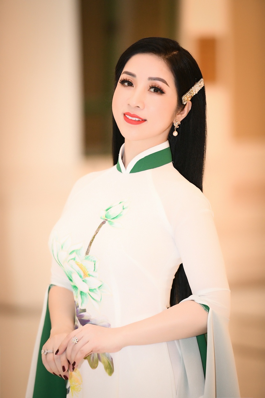 TS - nghệ sĩ Phương Nga ra mắt MV mừng sinh nhật Bác - Ảnh 4.