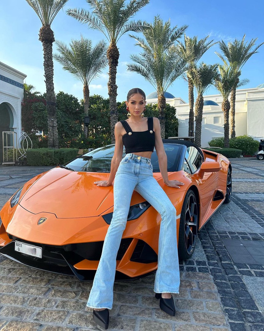 Nhan sắc "vạn người mê" của phu nhân tỷ phú Trung Đông: Gây sốt với đám cưới 10 triệu USD, trẻ đẹp nức tiếng với gu thời trang thời thượng - Ảnh 6.