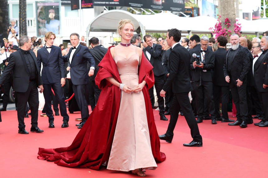 Thảm đỏ khai mạc LHP Cannes 2023: Phạm Băng Băng cùng Quan Hiểu Đồng tỏa sáng giữa dàn sao, đánh bại ống kính truyền thông quốc tế - Ảnh 20. Thảm đỏ khai mạc LHP Cannes 2023: Phạm Băng Băng cùng Quan Hiểu Đồng tỏa sáng giữa dàn sao, đánh bại ống kính truyền thông quốc tế - Ảnh 20.