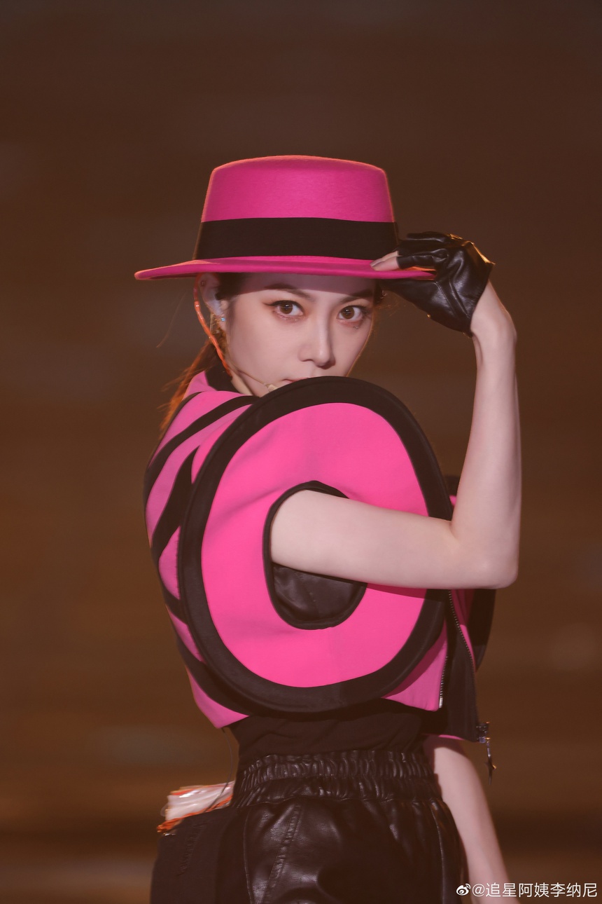 Rộ tin một nữ nghệ sĩ rút khỏi Đạp gió 2023, bệnh trầm cảm tái phát vì bị 'bạo lực mạng'? - Ảnh 5.