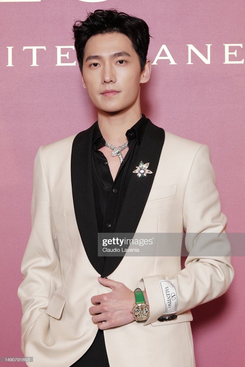 Lưu Diệc Phi và Dương Dương qua “ống kính tử thần”: Đứng riêng thì đẹp cả hai nhưng sao khi cùng chung khung hình lại thành ra thế này? - Ảnh 4. Lưu Diệc Phi và Dương Dương qua “ống kính tử thần”: Đứng riêng thì đẹp cả hai nhưng sao khi cùng chung khung hình lại thành ra thế này? - Ảnh 4.