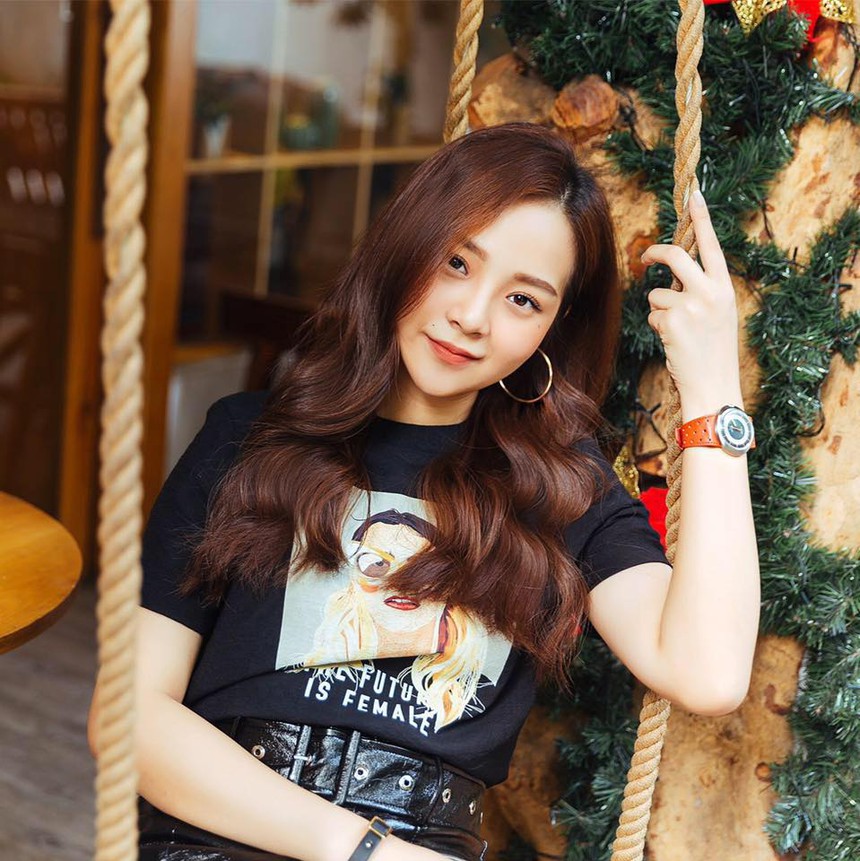 So kè nhan sắc 2 sao nữ 9x trong 'Hoa Vương': Người là tình địch của Chi Pu, người nổi tiếng từ khi 15 tuổi  - Ảnh 6.