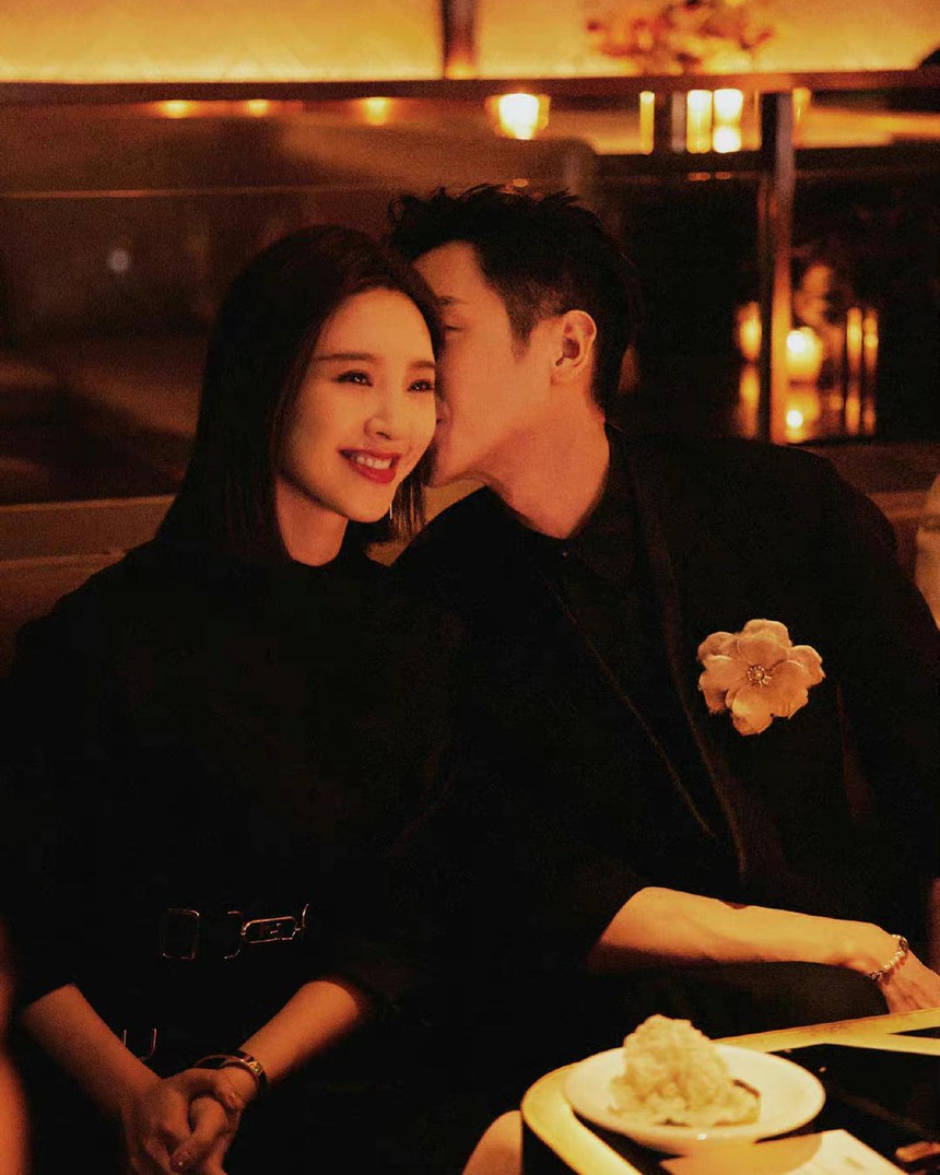 Trương Nhược Quân nổi tiếng yêu chiều, thương vợ hết mực Trương Nhược Quân nổi tiếng yêu chiều, thương vợ hết mực