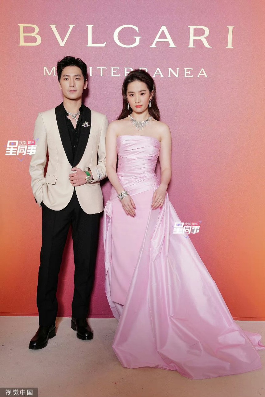 Lisa hóa thiên nga đen đẹp điên đảo, Anne Hathaway cùng Lưu Diệc Phi trắng phát sáng tại sự kiện BVLGARI - Ảnh 9.