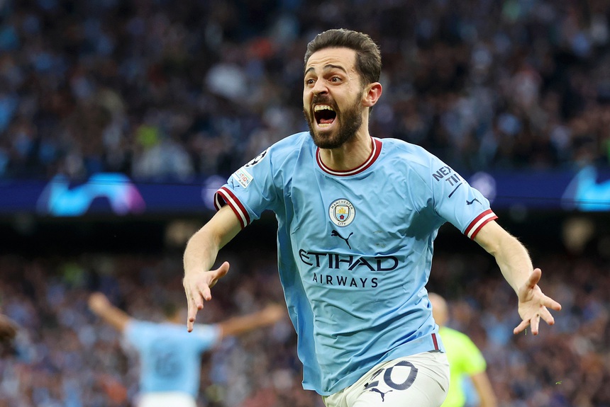 Bernardo Silva đánh đầu chuẩn xác, nhân đôi cách biệt cho Man City khi hiệp 1 còn chưa kết thúc Bernardo Silva đánh đầu chuẩn xác, nhân đôi cách biệt cho Man City khi hiệp 1 còn chưa kết thúc